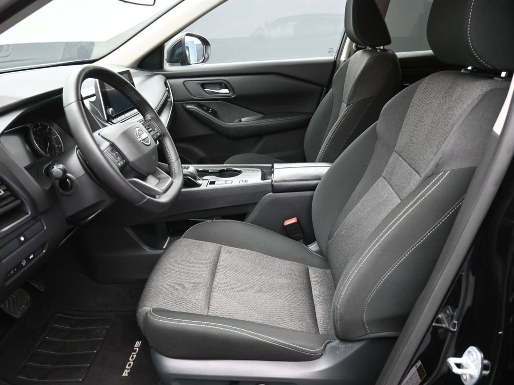 Used 2025 Nissan Rogue SV image 21