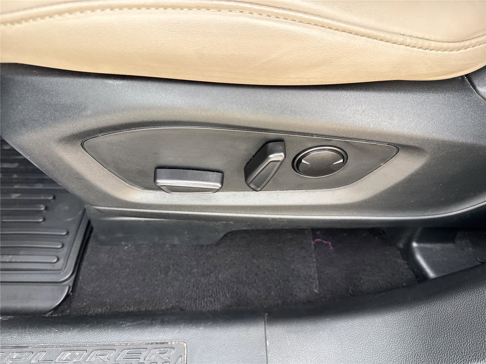 Certified 2024 Ford Explorer XLT w/ Equipment Group 202A image 28