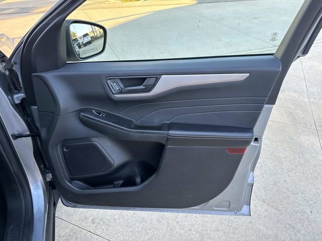 Certified 2022 Ford Escape SE w/ SE Sport Appearance Package image 15