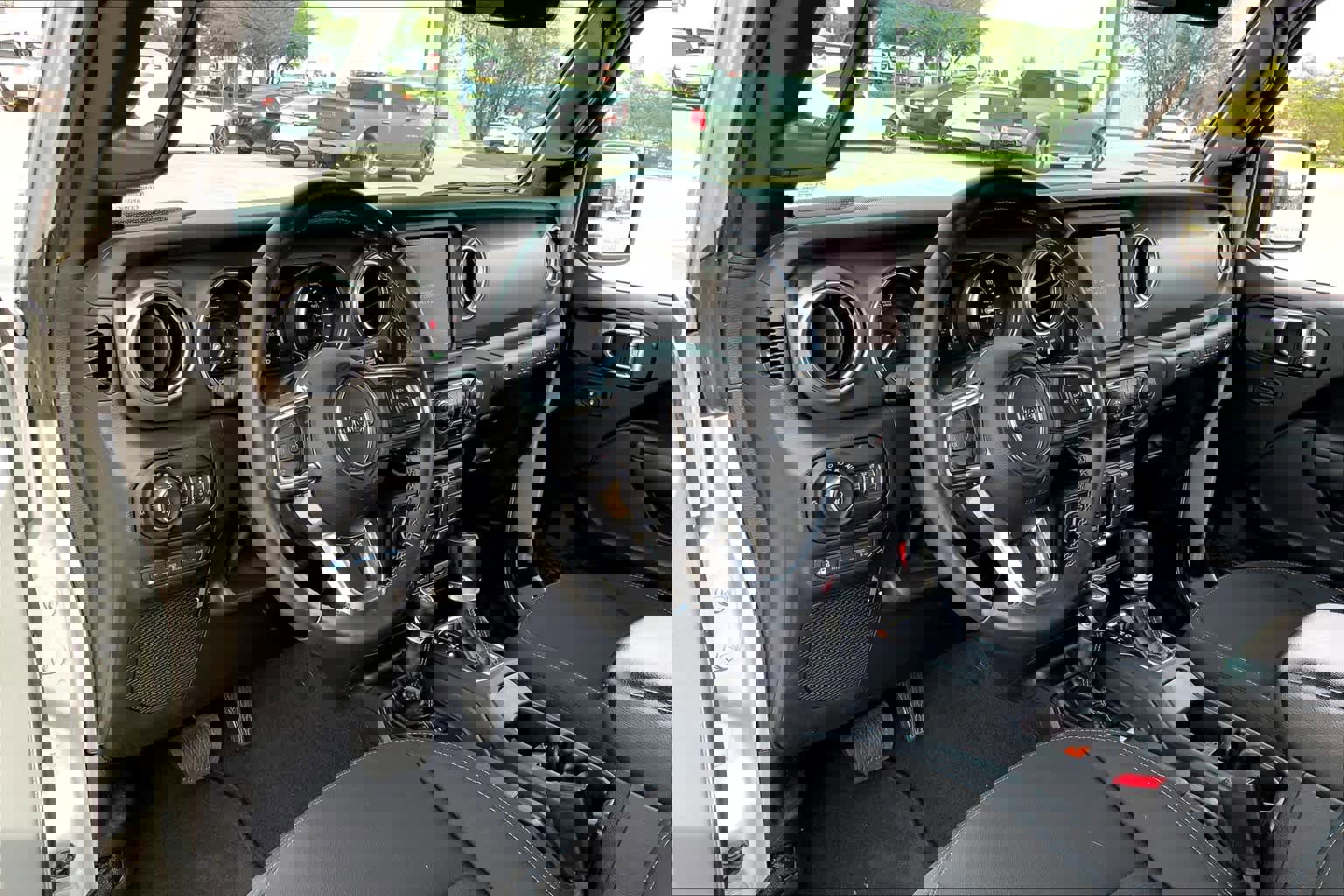 Used 2022 Jeep Wrangler Unlimited Rubicon 4xe w/ Steel Bumper Group image 31