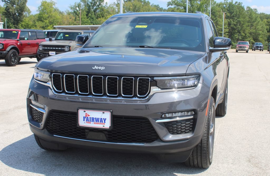 Used 2024 Jeep Grand Cherokee Limited RWD image 4