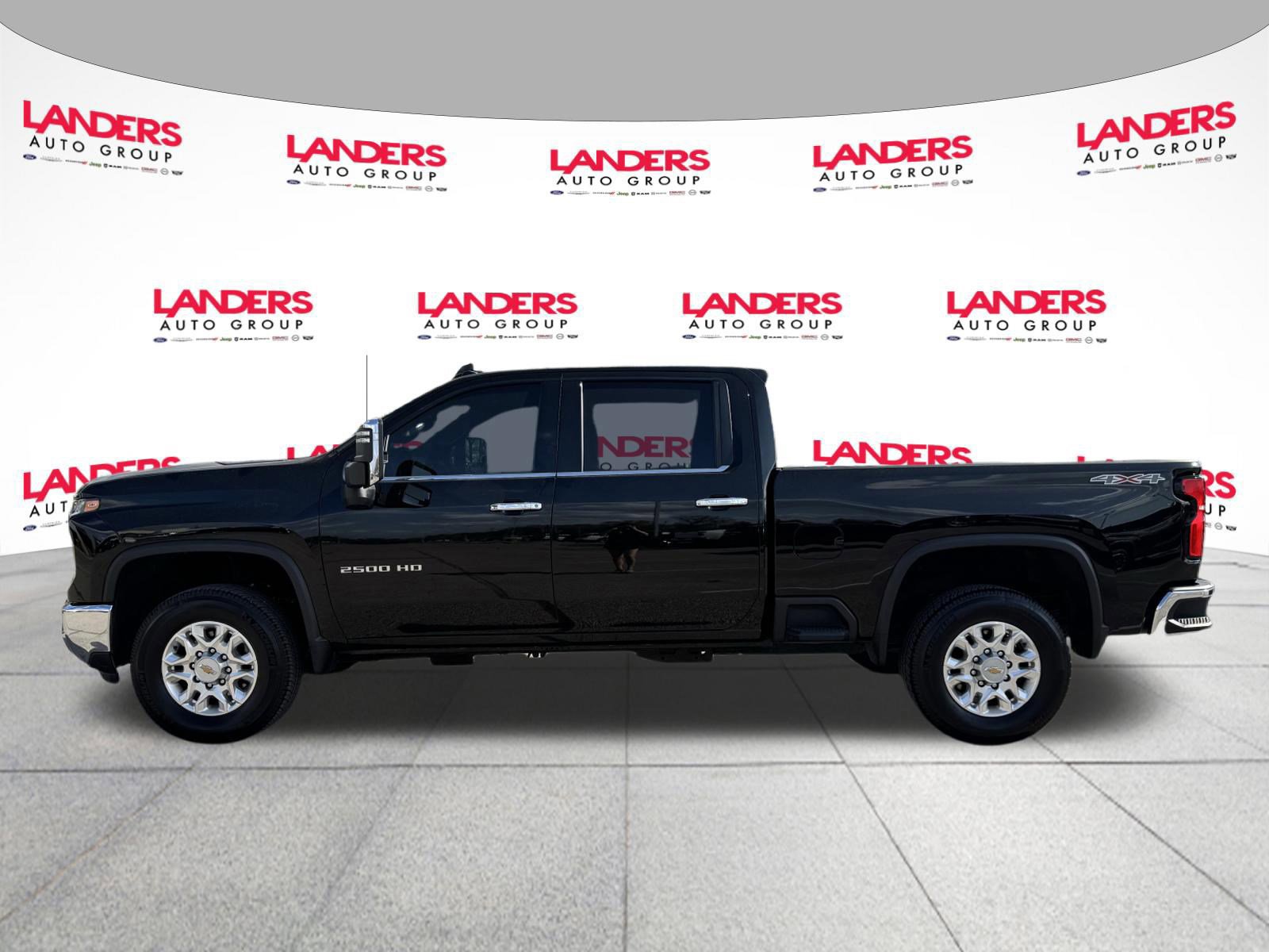 Used 2025 Chevrolet Silverado 2500 LTZ image 2