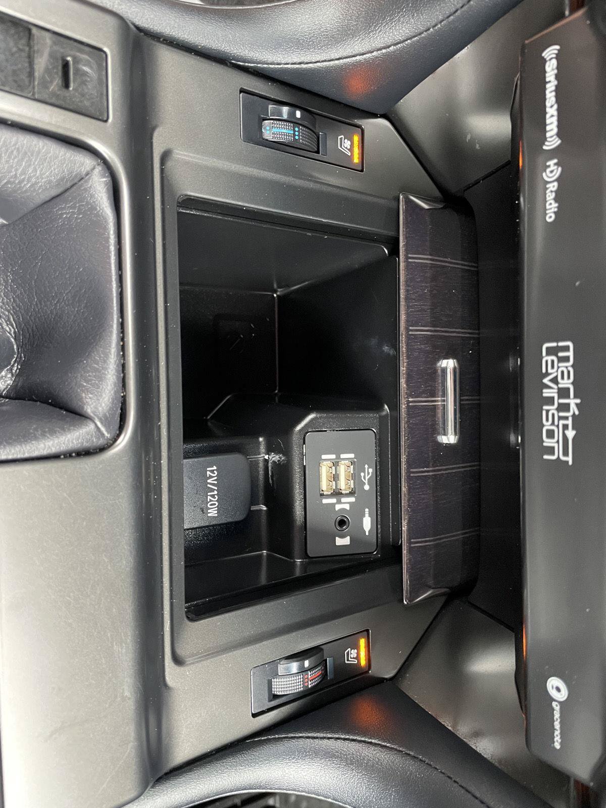 Used 2022 Lexus GX 460 Premium w/ Accessory Package AWD/4WD image 30