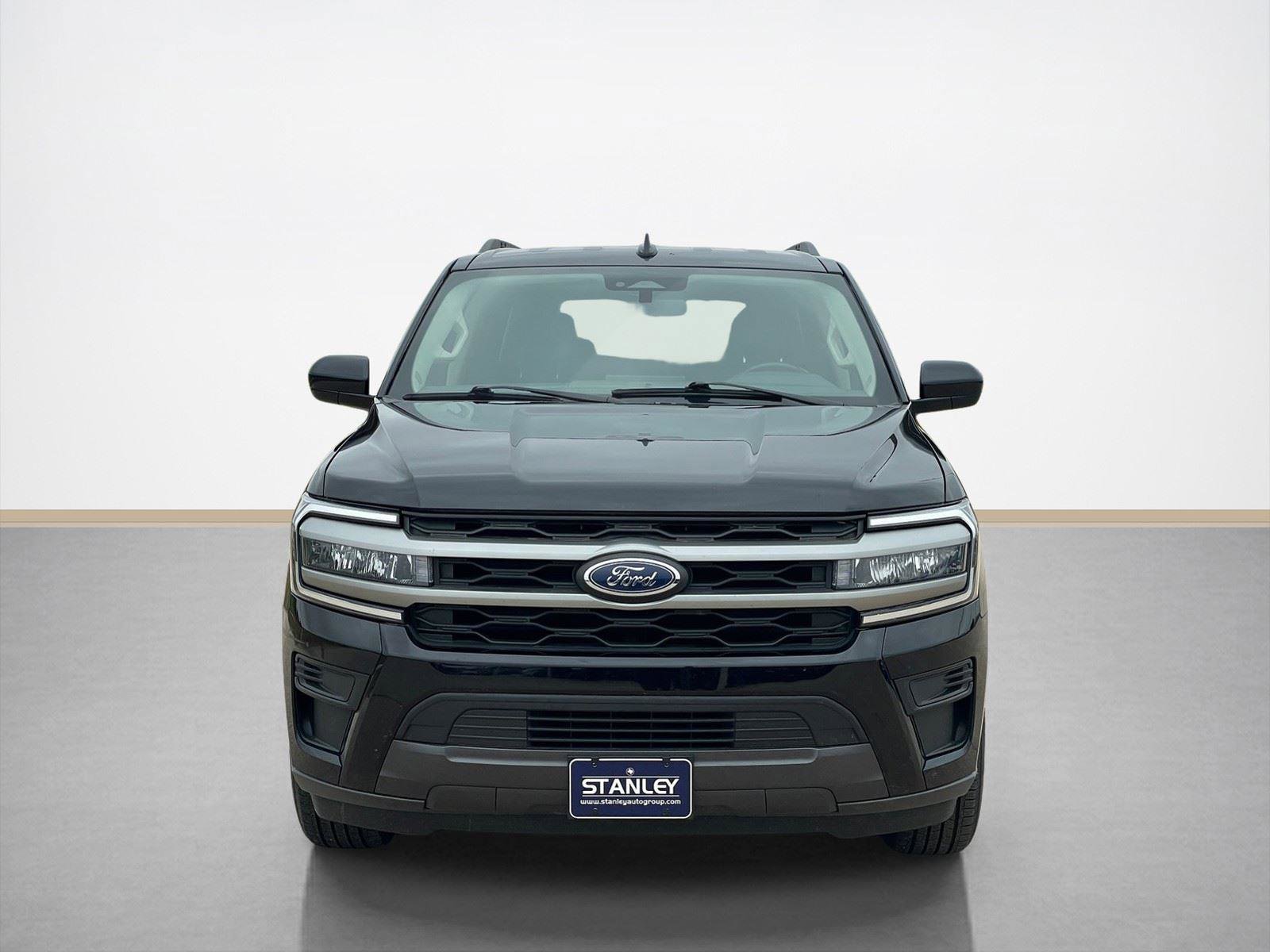Certified 2024 Ford Expedition XLT AWD/4WD image 2