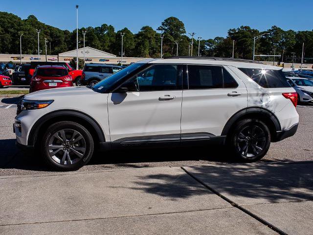 Certified 2022 Ford Explorer XLT w/ Equipment Group 202A image 3