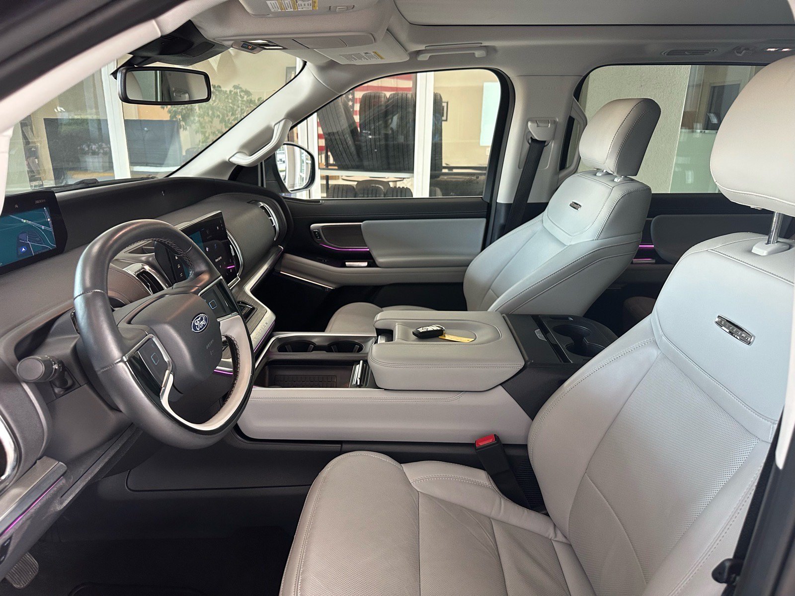 Certified 2025 Ford Expedition Platinum w/ Driver's Package AWD/4WD image 18