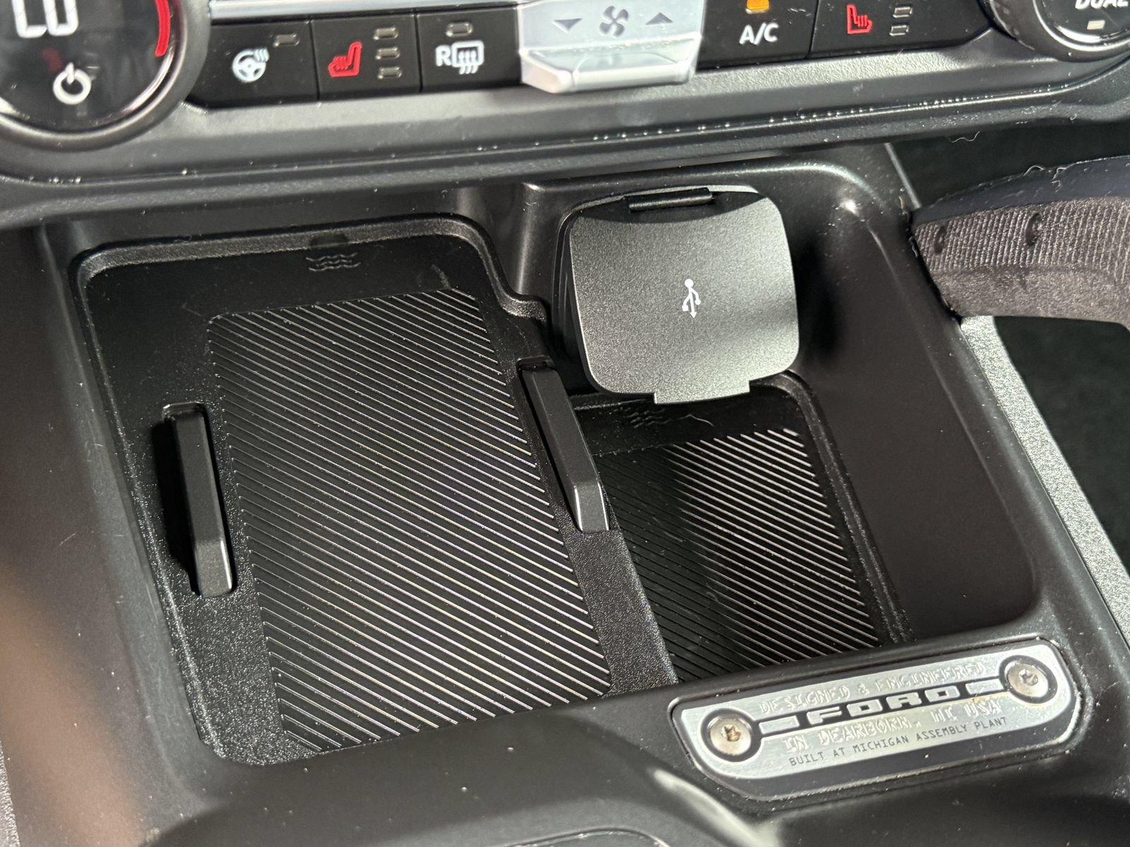 Certified 2025 Ford Bronco Badlands AWD/4WD image 29