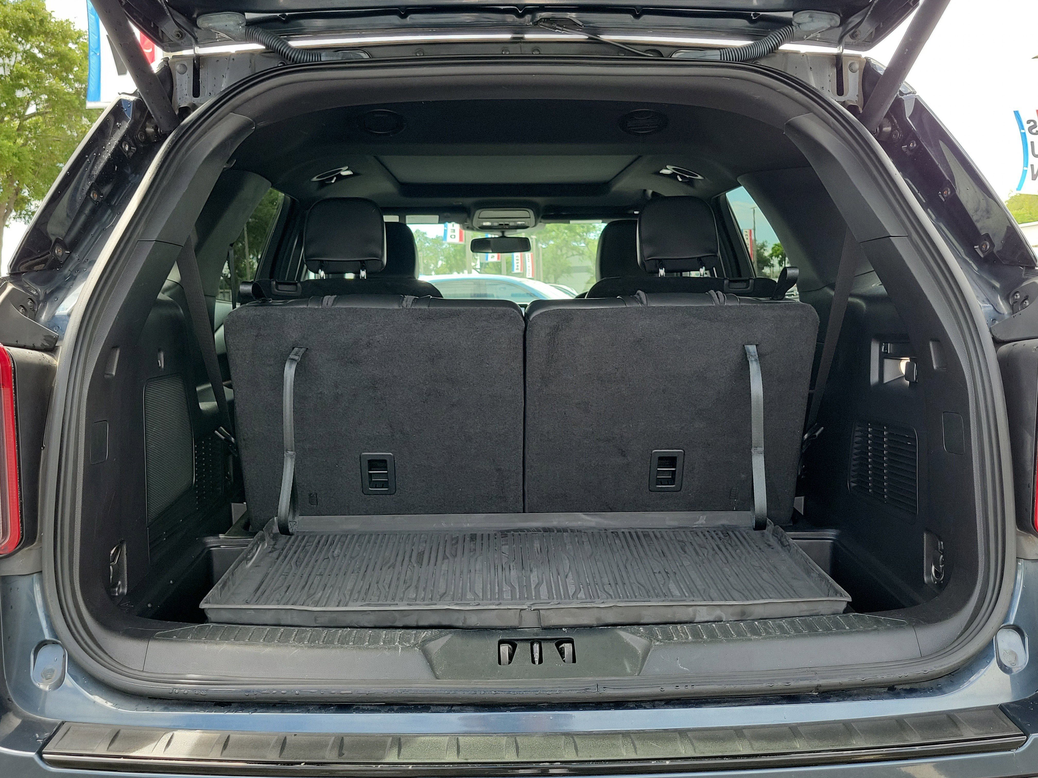 Certified 2022 Ford Explorer ST-Line w/ Class IV Trailer Tow Package image 10