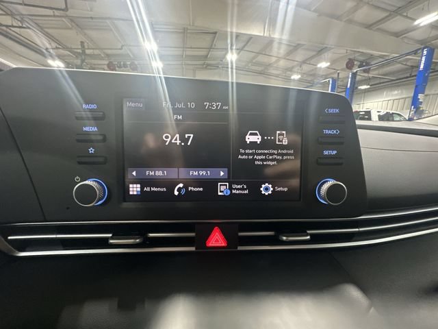 Used 2025 Hyundai Elantra SE FWD image 24