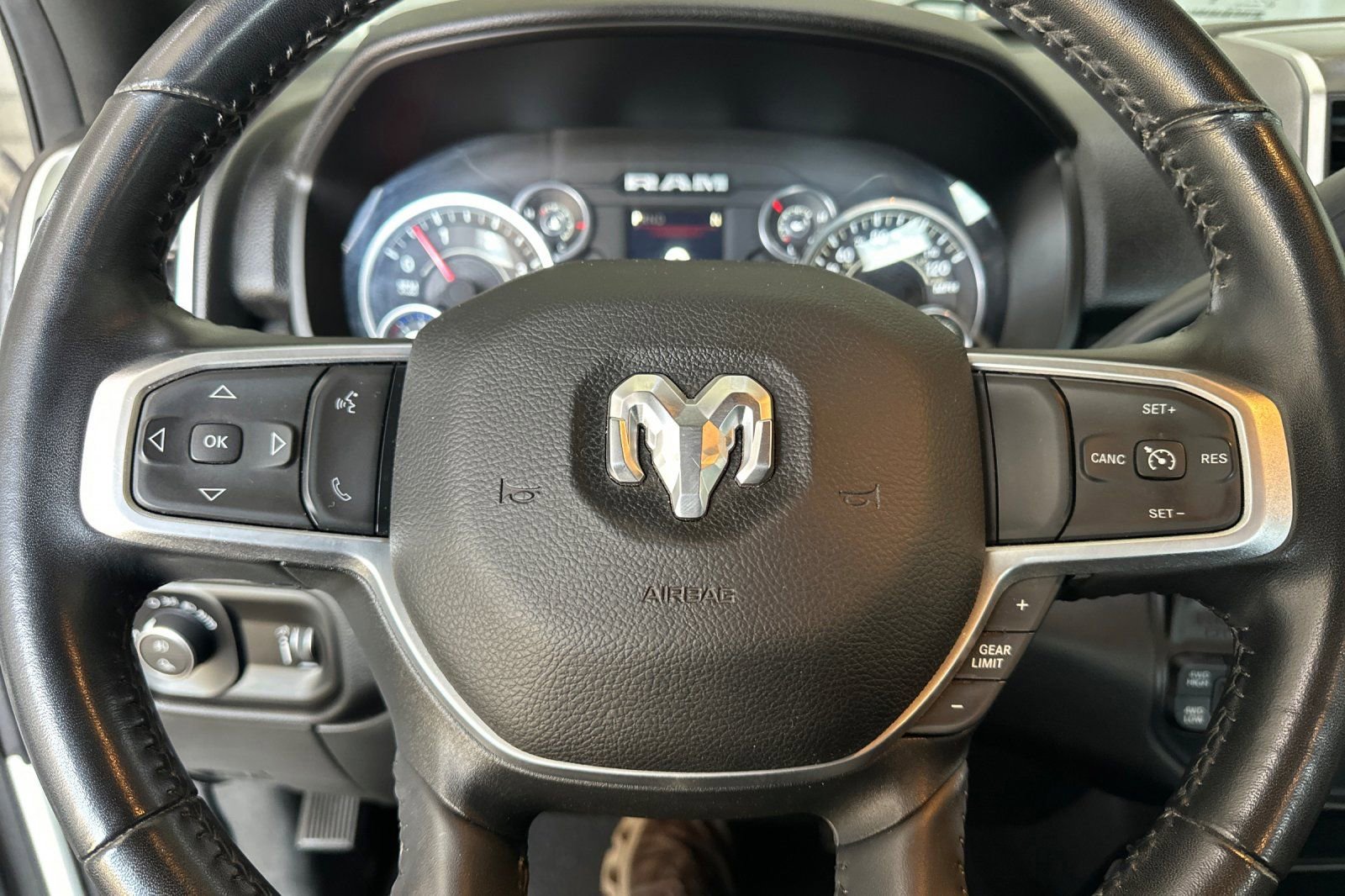 Used 2024 RAM 2500 Big Horn AWD/4WD image 23