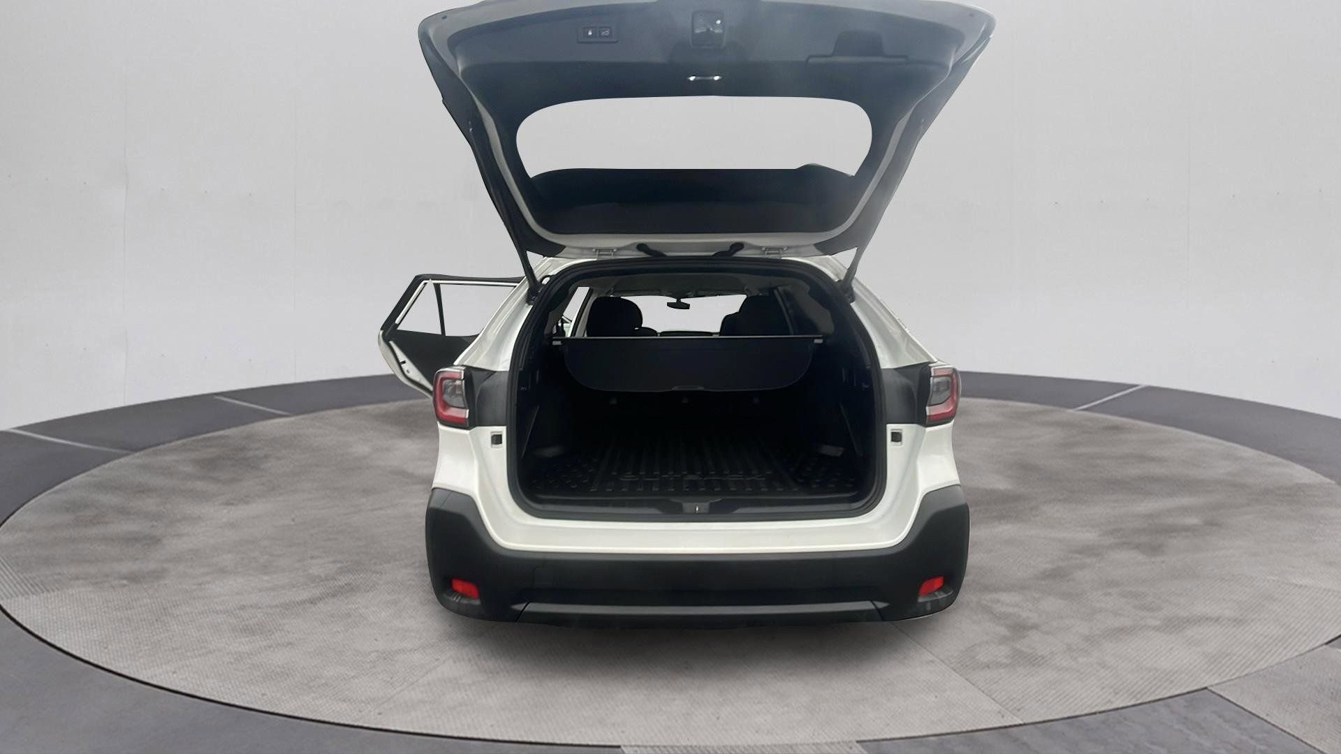 Used 2023 Subaru Outback Premium image 23