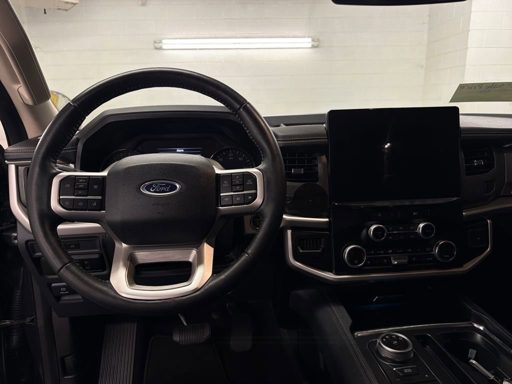 Certified 2024 Ford Expedition XLT image 13