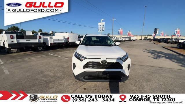 Used 2025 Toyota RAV4 XLE FWD image 3