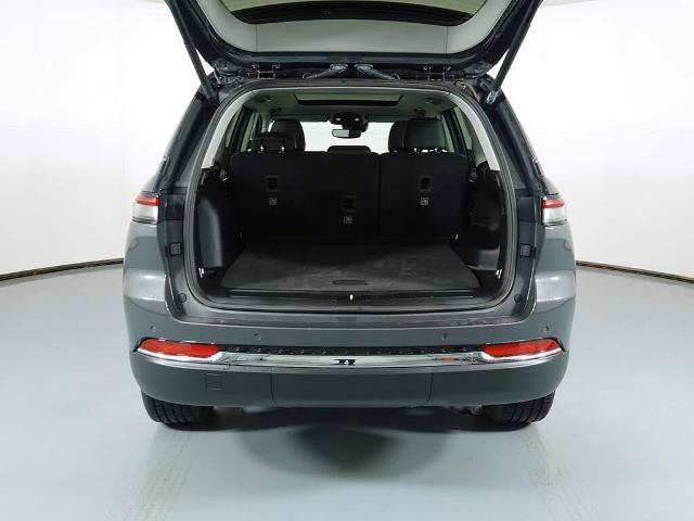 Used 2024 Jeep Grand Cherokee Limited AWD/4WD image 6