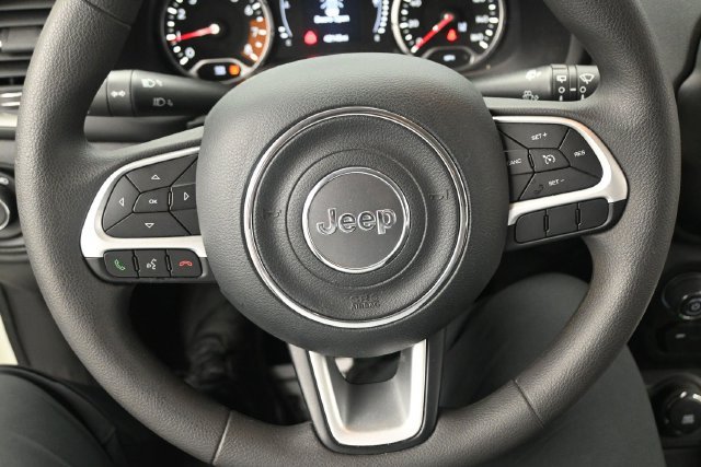 Used 2023 Jeep Renegade Latitude AWD/4WD image 10