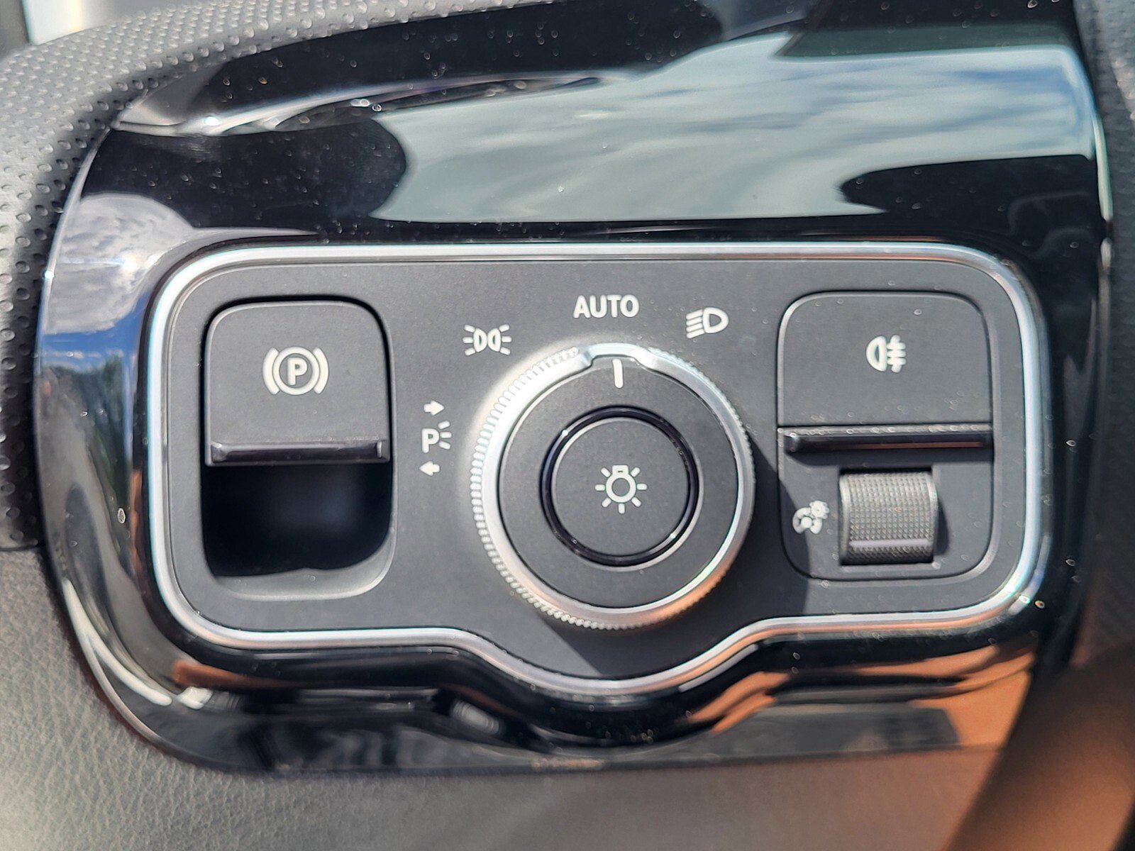 Used 2025 Mercedes-Benz CLA 250 4MATIC image 23