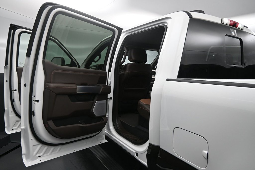 Certified 2025 Ford F250 King Ranch AWD/4WD image 19