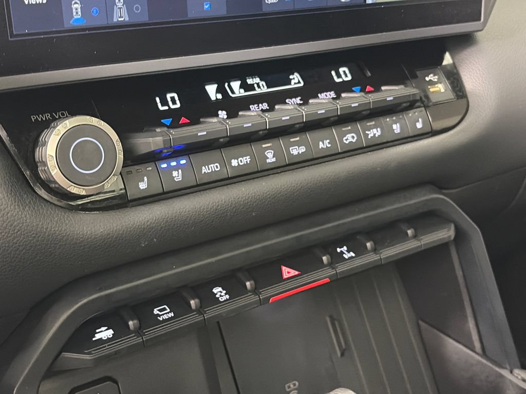 Used 2025 Toyota Sequoia TRD Pro AWD/4WD image 21