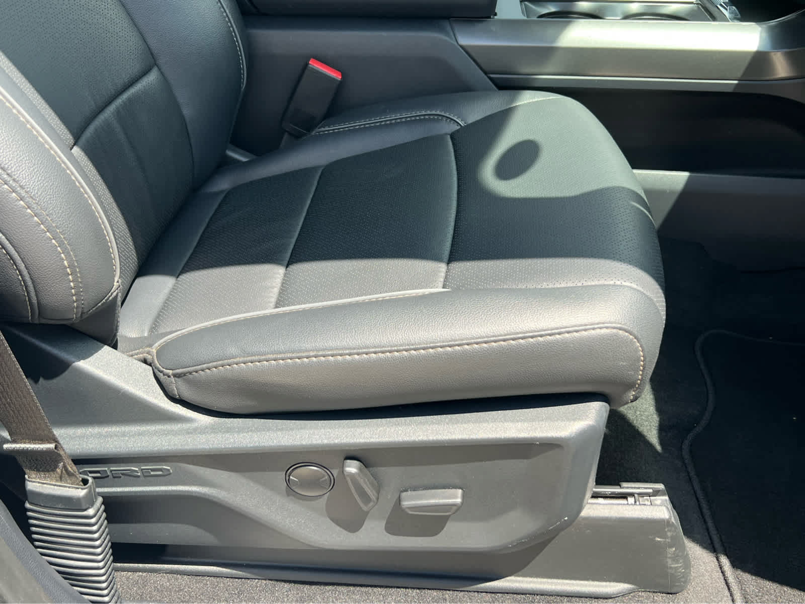 Certified 2025 Ford F150 Lariat AWD/4WD image 18