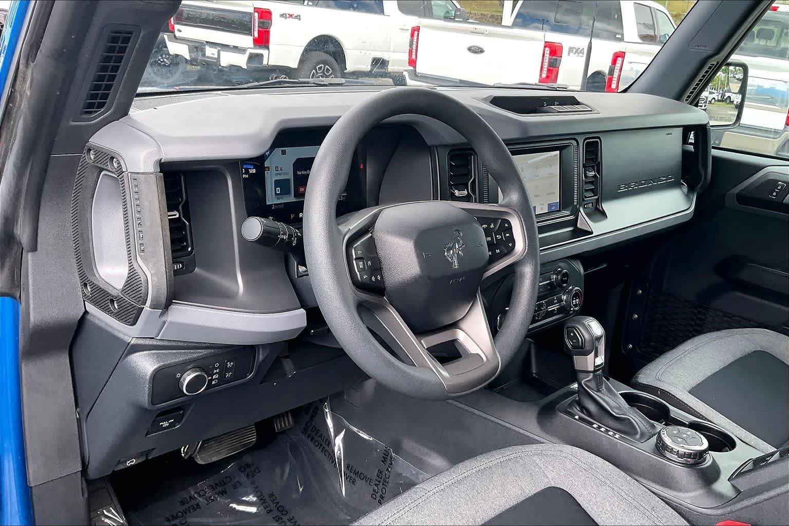 Certified 2022 Ford Bronco 4-Door AWD/4WD image 2