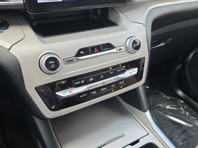 Certified 2023 Ford Explorer XLT w/ Equipment Group 202A RWD image 26