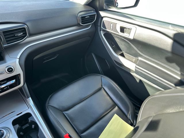 Certified 2022 Ford Explorer XLT w/ Equipment Group 202A image 27