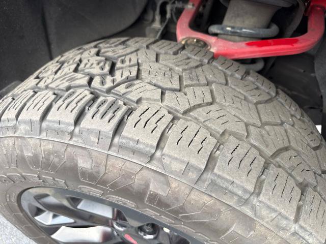 Used 2019 GMC Sierra 1500 AT4 w/ AT4 Premium Package AWD/4WD image 3