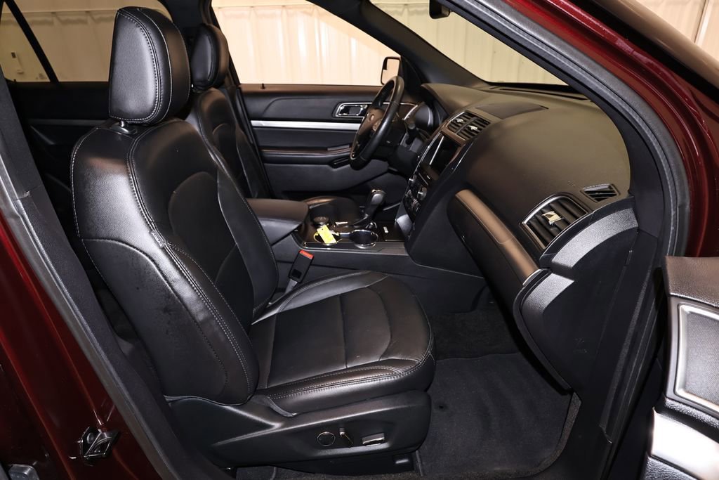 Certified 2018 Ford Explorer XLT w/ Equipment Group 202A image 26