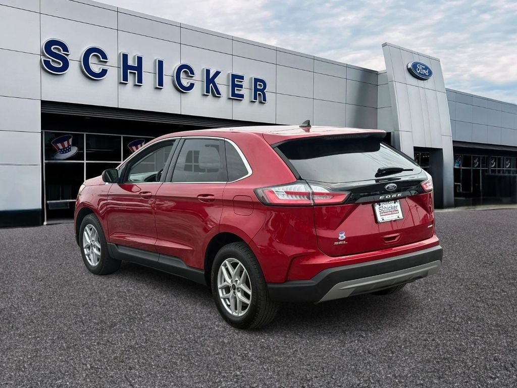 Certified 2024 Ford Edge SEL w/ Convenience Package AWD/4WD image 3