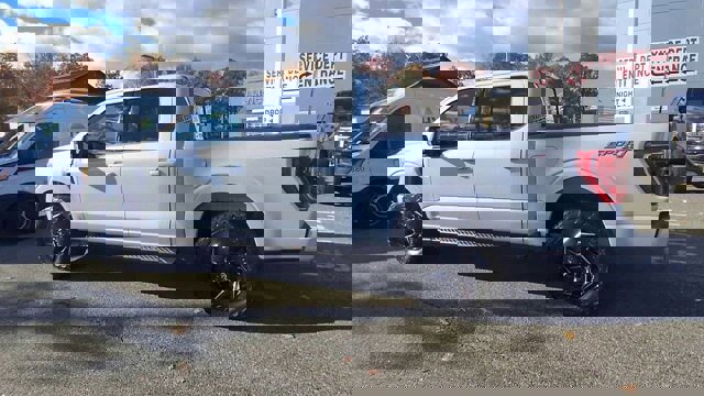 Certified 2022 Ford F150 XLT w/ Equipment Group 302A High image 3