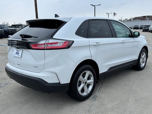 Certified 2024 Ford Edge SE image 5