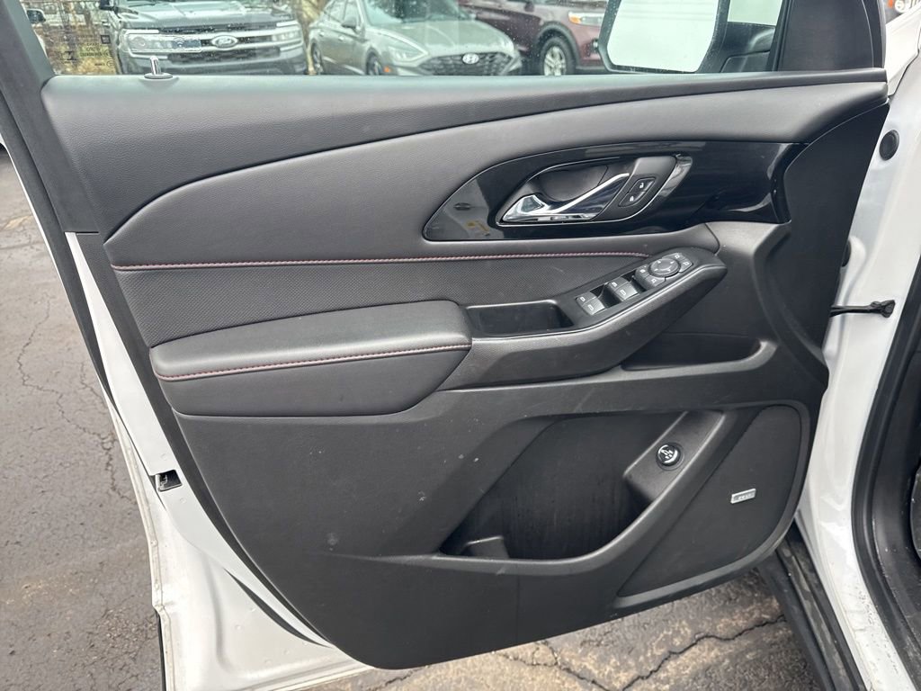 Used 2023 Chevrolet Traverse RS w/ LPO, Floor Liner Package image 9