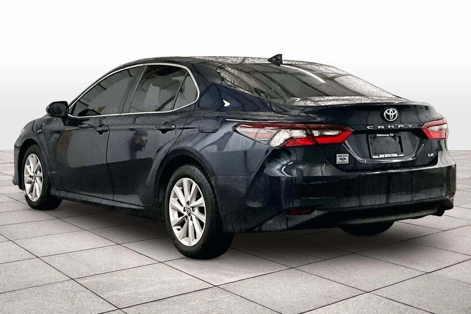 Used 2021 Toyota Camry LE w/ Cold Weather Package image 10