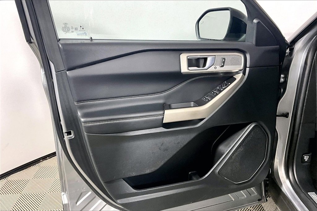 Certified 2024 Ford Explorer Limited image 18