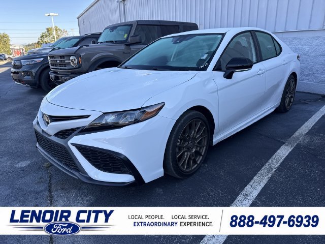 Used 2023 Toyota Camry SE w/ Convenience Package FWD image 5