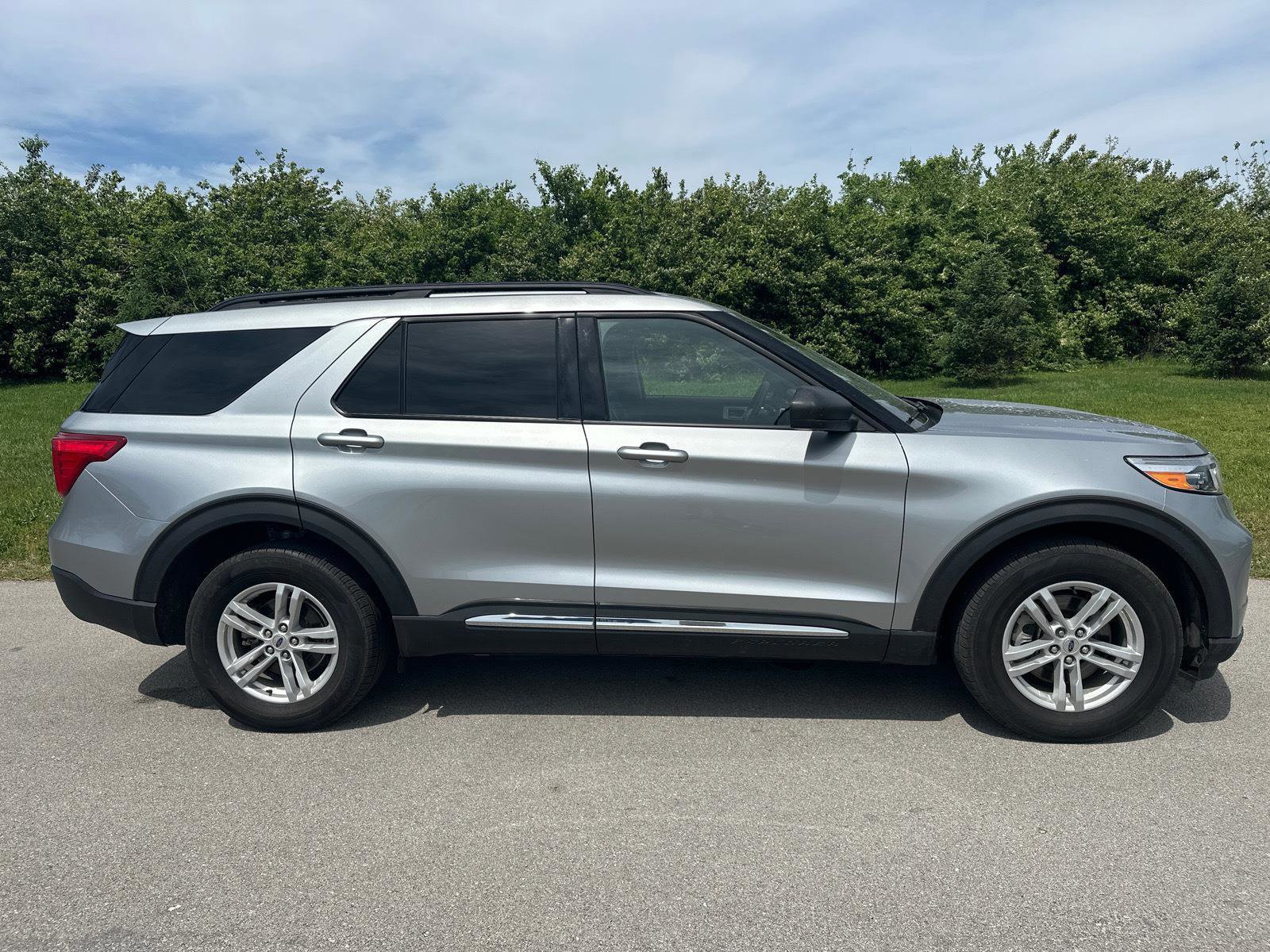Certified 2023 Ford Explorer XLT w/ Equipment Group 202A AWD/4WD image 6