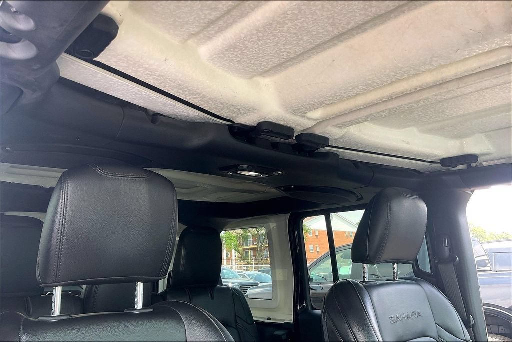 Used 2018 Jeep Wrangler Unlimited Sahara AWD/4WD image 20
