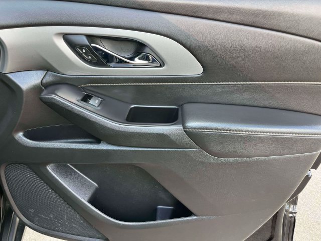Used 2020 Chevrolet Traverse LS FWD image 23