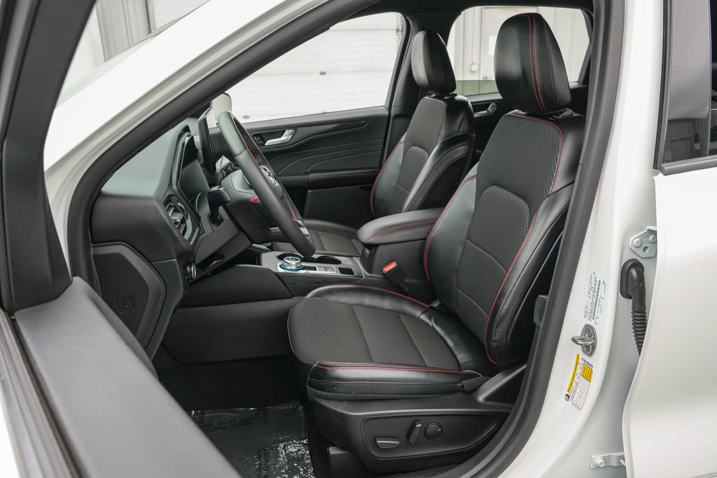 Certified 2023 Ford Escape ST-Line Select w/ Tech Pack #2 AWD/4WD image 12