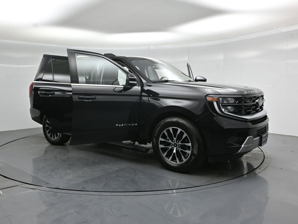 Certified 2025 Ford Expedition Platinum image 32