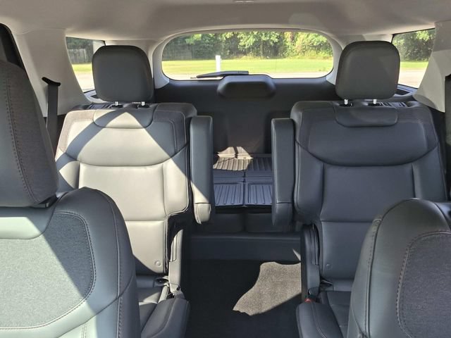 Certified 2026 Ford Explorer Active w/ Active Comfort Package RWD image 23