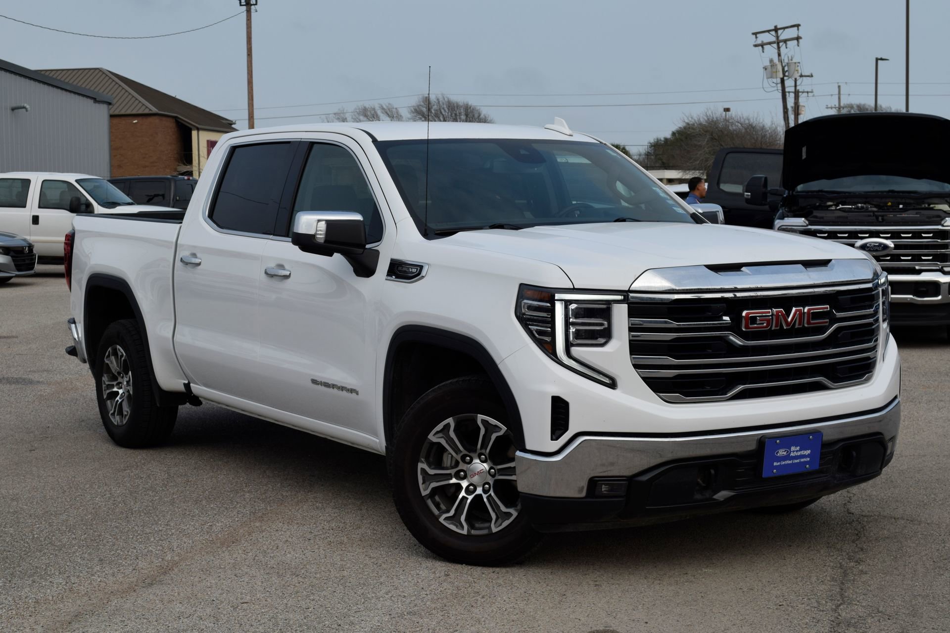 Used 2025 GMC Sierra 1500 SLT image 3