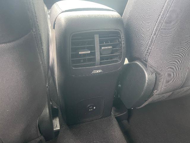 Certified 2022 Ford Escape SE w/ SE Sport Appearance Package FWD image 17