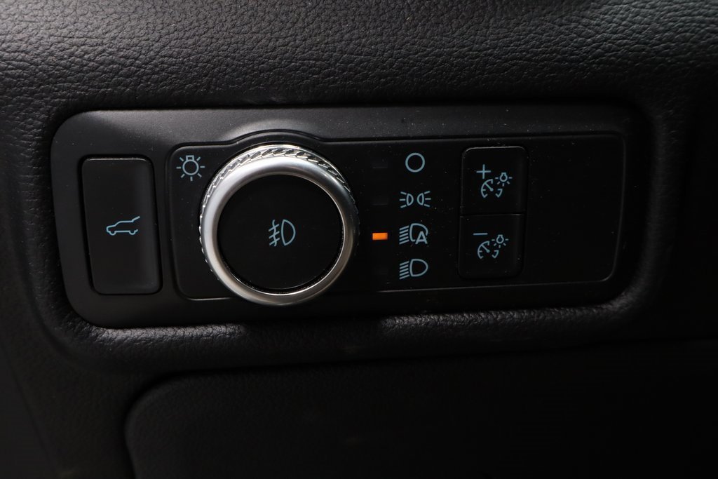 Certified 2022 Ford Explorer XLT w/ Equipment Group 202A image 26