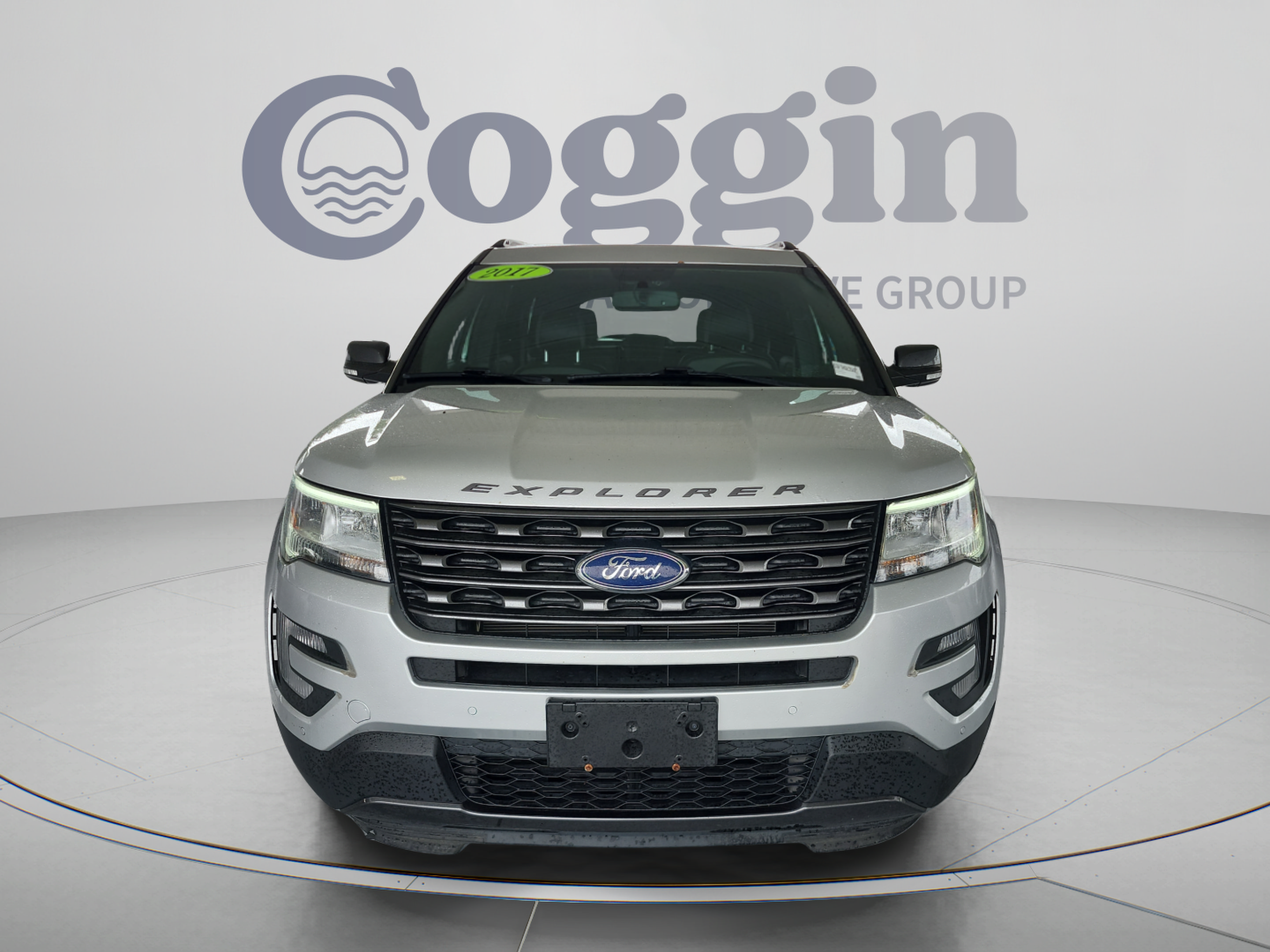Certified 2017 Ford Explorer XLT w/ Equipment Group 202A AWD/4WD image 8