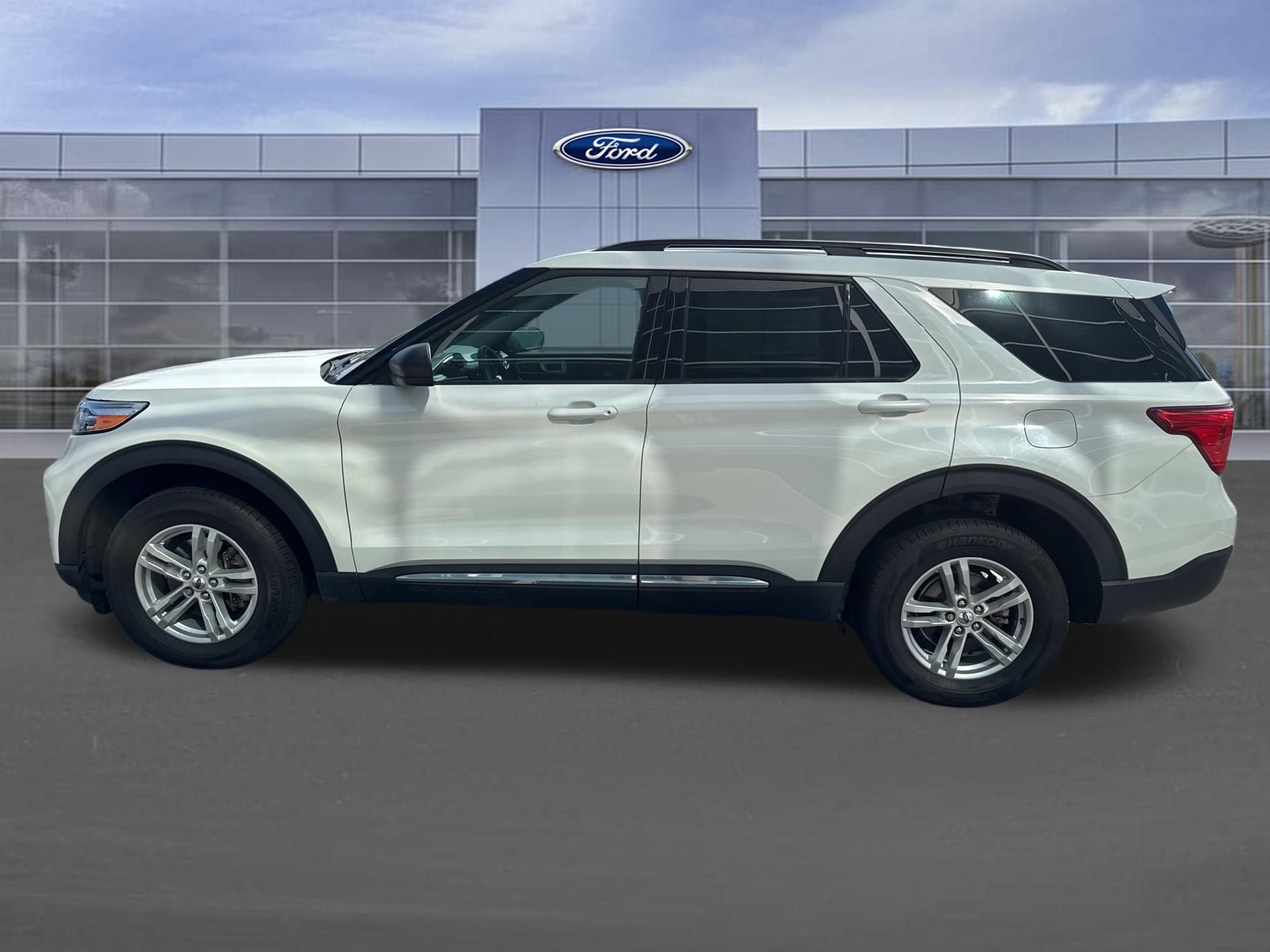 Certified 2023 Ford Explorer XLT AWD/4WD image 8