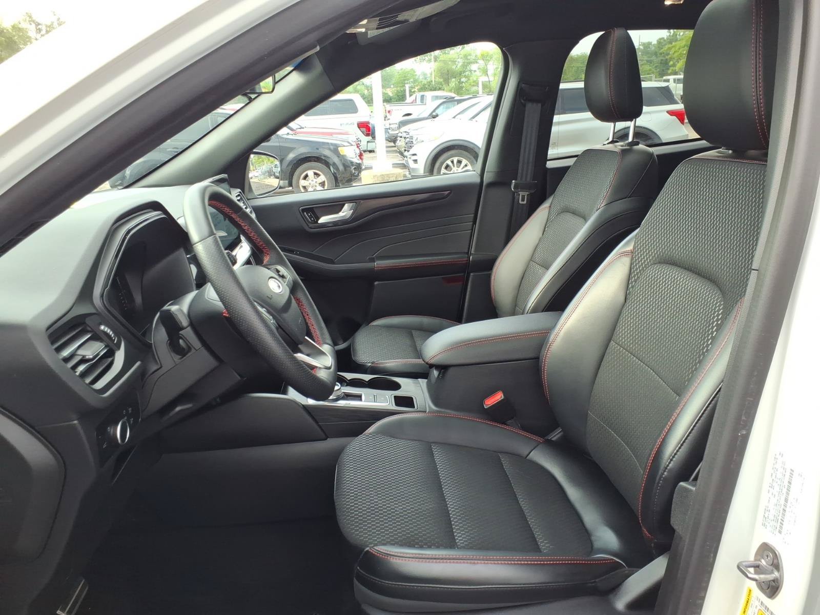 Certified 2024 Ford Escape ST-Line w/ Tech Pack #1 AWD/4WD image 16