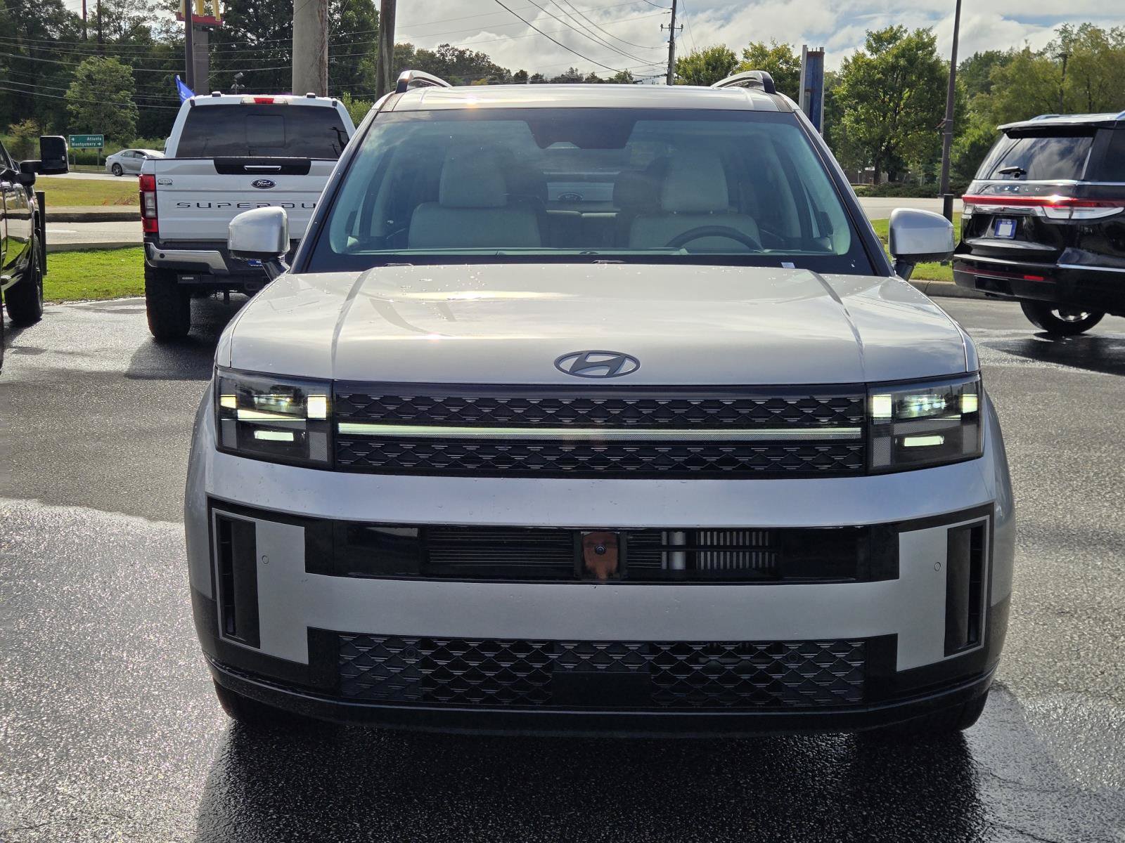 Used 2024 Hyundai Santa Fe Calligraphy FWD image 3