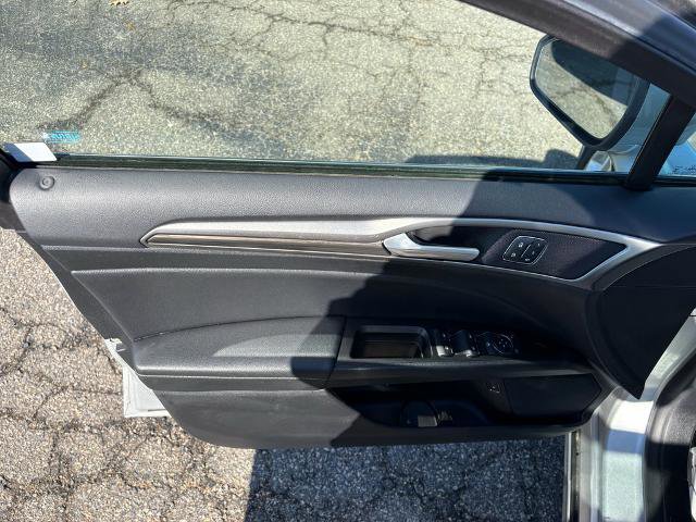 Certified 2018 Ford Fusion SE w/ Equipment Group 602A image 9