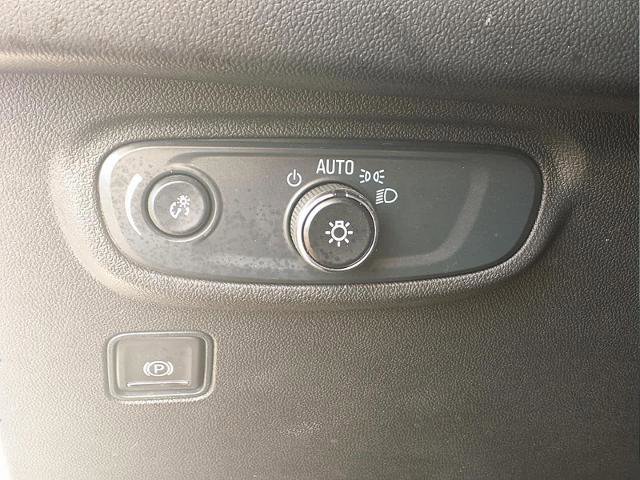 Used 2024 GMC Terrain SLE image 21